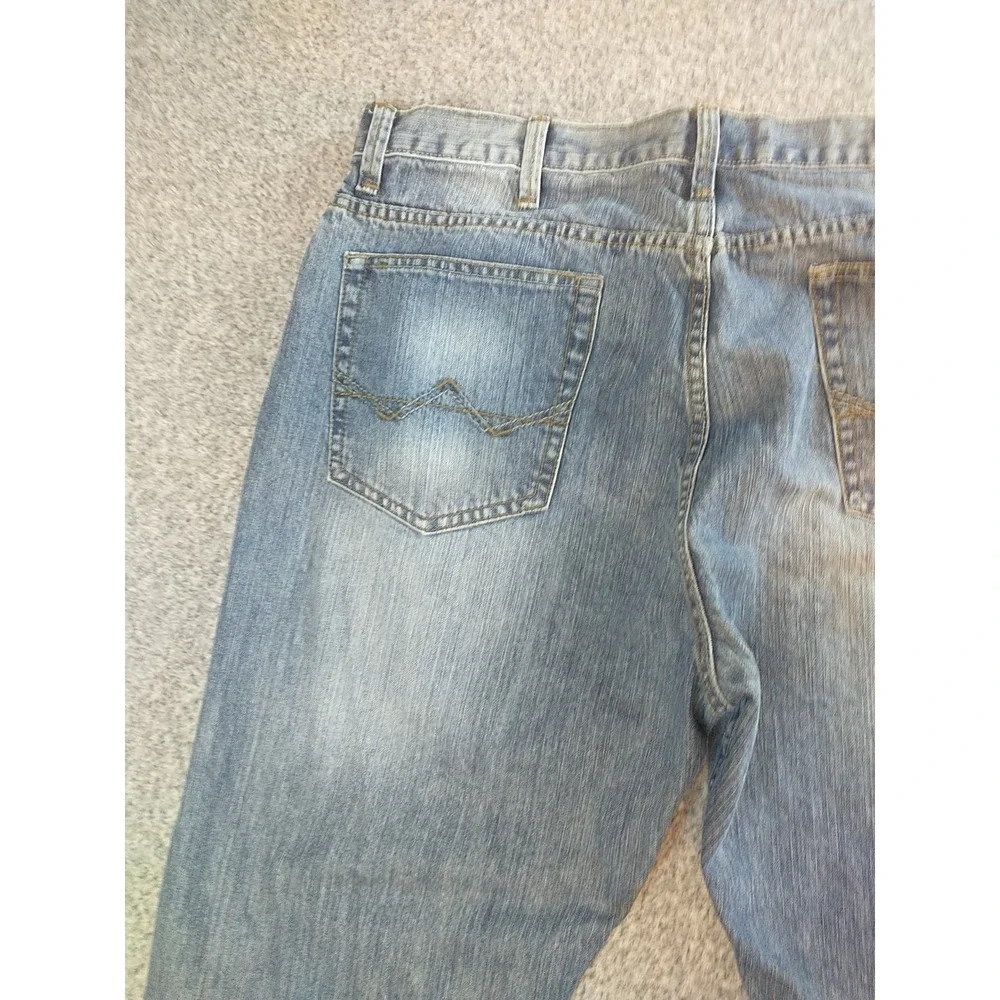 Wrangler Straight Fit Mens Light Wash Blue Denim Jeans 36x31 (Measures 36x31)